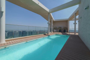 Total Comfort Steps from Parque Araucano